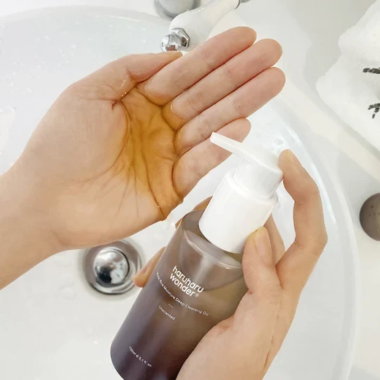 Haruharu Wonder Black Rice Moisture Deep Cleansing Oil (150ml)