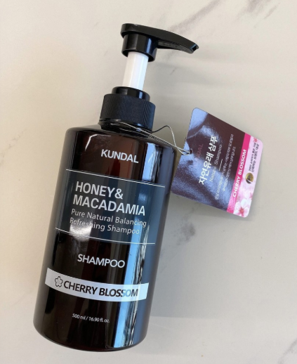 Kundal Honey & Macadamia Nature Shampoo Cherry Blossom 500ml